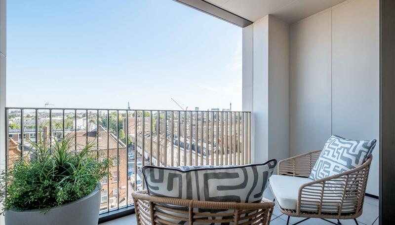 2 bed property in Garrett Mansions , West End Gate, London
